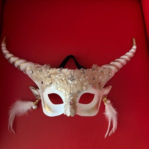 White Small / Medium Face Mask (New)