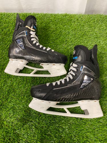 True SVH Pro Hockey Skates | Senior Size 8 (Wide)