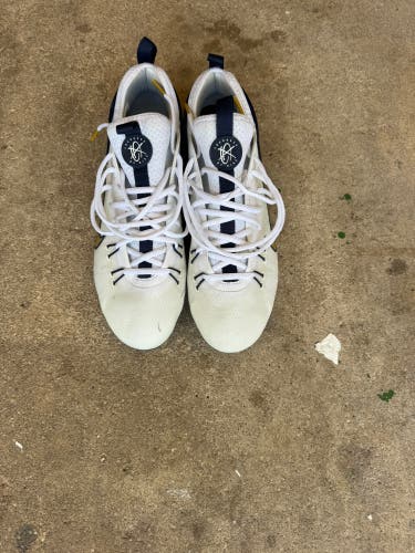 White Men's Size M 12.0 (W 13.0) Adult Nike Huarache 9 Elite Low Low Top Molded Cleats (New)