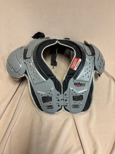 Extra Large Adult Schutt 9405 Shoulder Pads (Used)