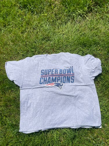 New England patriots Super Bowl LI champions Gray XXL Men's Shirt (Used)