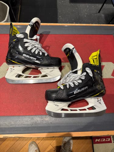 Bauer Supreme M4 Hockey Skates Size 4.5 Fit 2 (New)