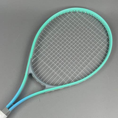 Tennis Racquet: Head Graphite Edge tennis racquet, Grip: 43/8