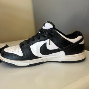 Black Men's Size M 1.0 (W 2.0) Adult Nike Dunk Low Shoes (Used)