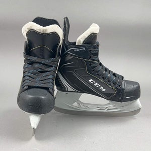 CCM Tacks 9040 Size 2 Junior Hockey Skates