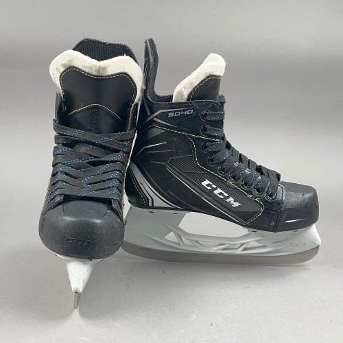 CCM Tacks 9040 Size 2 Junior Hockey Skates