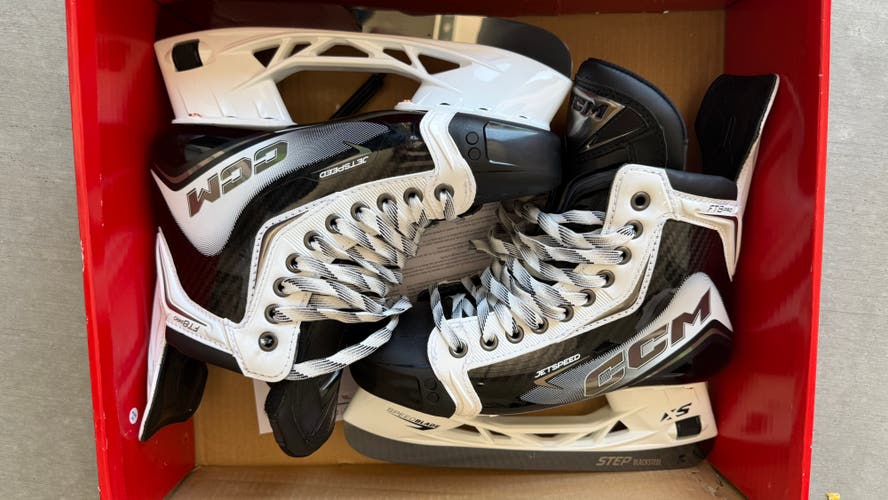 White 2026 CCM JetSpeed FT8 Pro Hockey Skates Wide Width 6.5 (New)