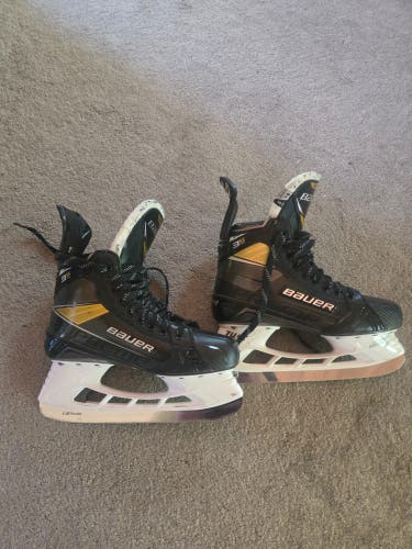 Black/Gray Bauer Supreme 3S Pro Hockey Skates Wide Width Size 6.5 (New)