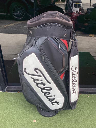 Titleist Golf Cart Staff Style Bag With 6-Way Dividers