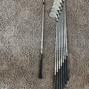 Men's TaylorMade RocketBallz Left Hand Iron Set Stiff Flex 8 Pieces (Used)