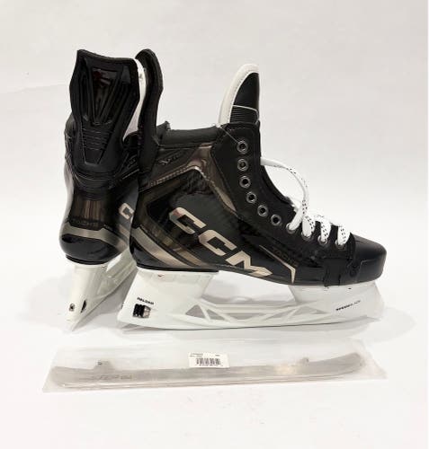 New CCM XF Pro (Pro Stock) Skates - Size 8.75 (+ extra XS holders and footbeds)