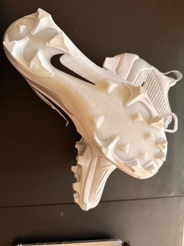 Men's Size M 13.5 (W 14.5) Nike Force Savage Pro 3 Men's Football Cleats (New)