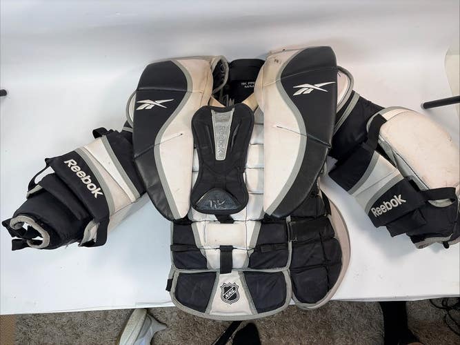 Reebok 11k Pro Ice Hockey Goalie Chest Protector, Senior Medium