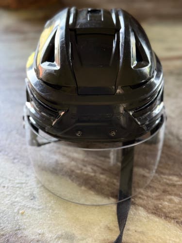 Medium Bauer Re-Akt 150 Custom Fit Helmet Pro Stock (Used)