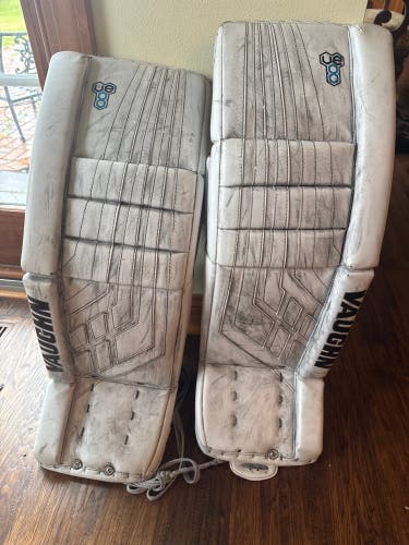31" Vaughn Velocity VE8 Goalie Leg Pads (Used)