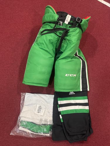 Large CCM HP45 Hockey Pants Pro Stock white UND and black game socks