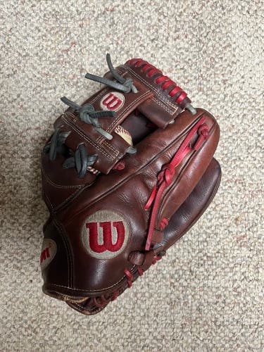 2022 Wilson A2000 RH Baseball Glove 11.75" (Used)