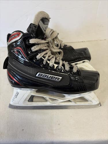 Junior Size 2 Bauer Vapor X700 Ice Hockey Goalie Skates.