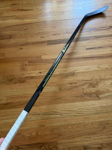 Senior Warrior Alpha LX3 Hockey Stick Right Handed P28 85 Flex (New)