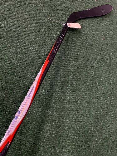 Bauer Vapor Flylite Hockey Stick | Right Handed P28 87 Flex (67")