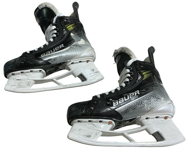 Stars Bauer Vapor Hyp2rlite Pro Stock Size 8 Hockey Skates (Used) 7913