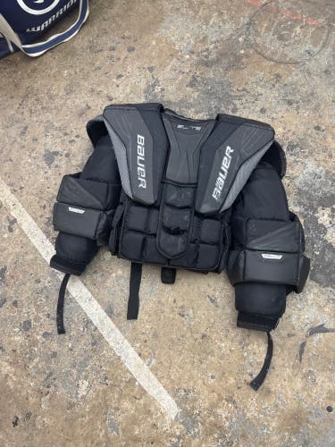 Medium Bauer Elite Goalie Chest Protector (Used)