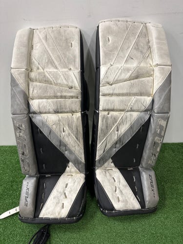 28" CCM Extreme Flex 5.5 Goalie Leg Pads