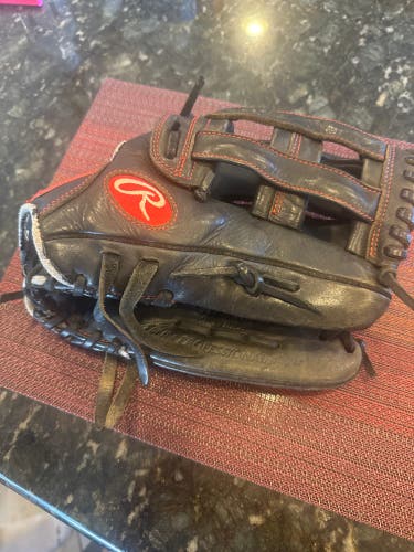 Rawlings Gamer Series RH Outfield Baseball Glove 12" (Used)