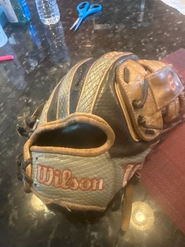 Wilson A2000 RH Infield Baseball Glove 11.5" (Used)