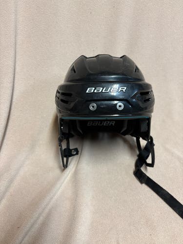 Small Bauer Re-Akt 55 Helmet (Used)