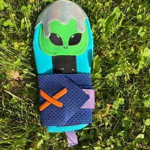 Absolutely Ridiculous Alien Sliding Mitt (Used)