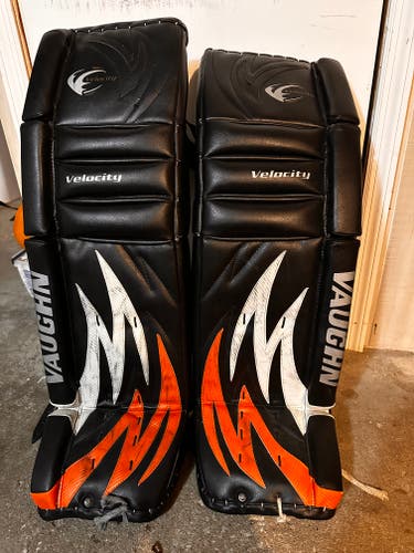 37" 2015 Vaughn V10 Goalie Leg Pads (Used)