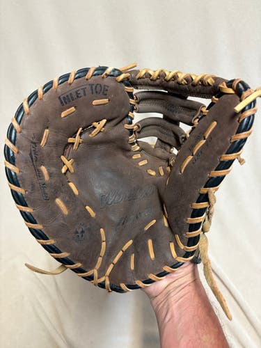 First Base RH Mizuno World Win Baseball Glove 12.5" (Used)