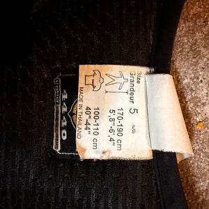 Men's Large Senior Koho 232 Shoulder Pads (Used)