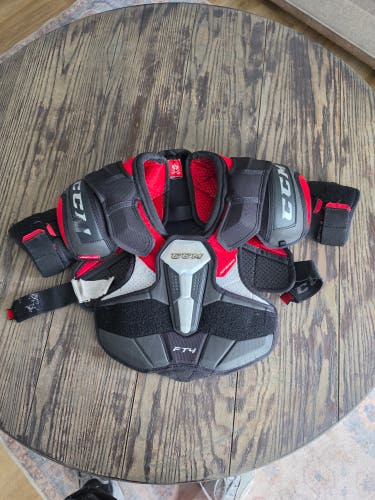 Medium Junior CCM JetSpeed FT4 Shoulder Pads (Used)