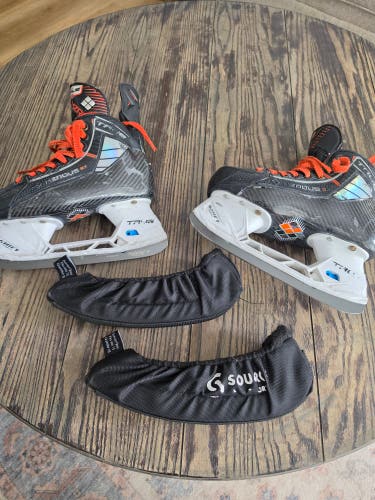 2024 True HZRDUS 9x Hockey Skates Regular Width Size 3.5 (Used)