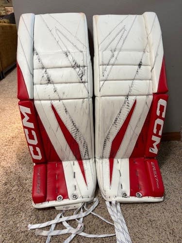 30" 2025 CCM Extreme Flex 7 Pro Goalie Leg Pads (Used)