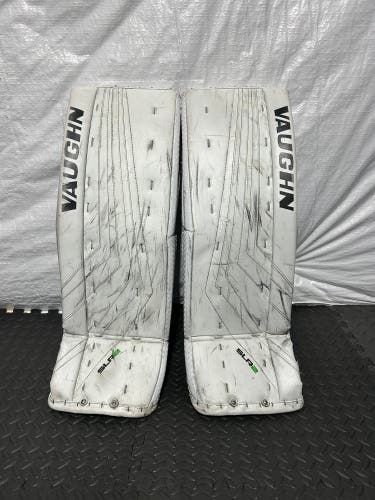 White 28" Junior Vaughn Ventus SLR2 Goalie Leg Pads (Used)