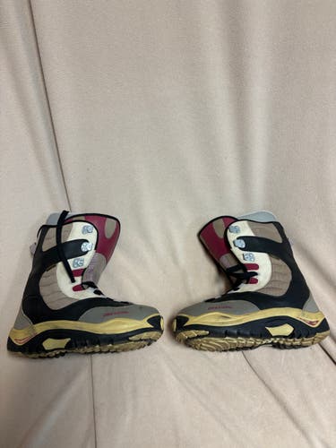 Unisex Size M 10.0 (W 11.0) Deluxe by Kneissl Snowboard Boots (Used)