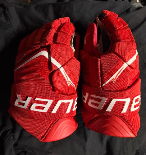 Bauer Vapor Flylite Gloves 13" (Used)