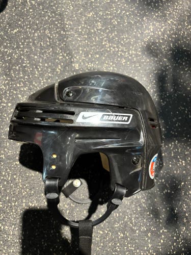 Medium Nike Bauer 4500 Helmet (Used)