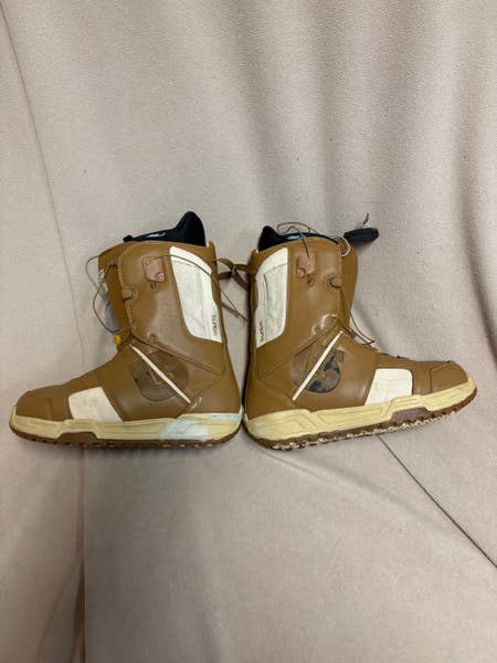 Women's Size M 9.0 (W 10.0) Burton Mint Snowboard Boots (Used