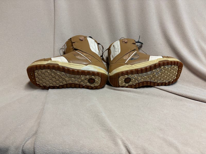 Women's Size M 9.0 (W 10.0) Burton Mint Snowboard Boots (Used