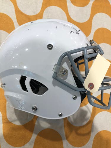 Youth Extra Large Schutt Vengeance A11 Helmet (Used)