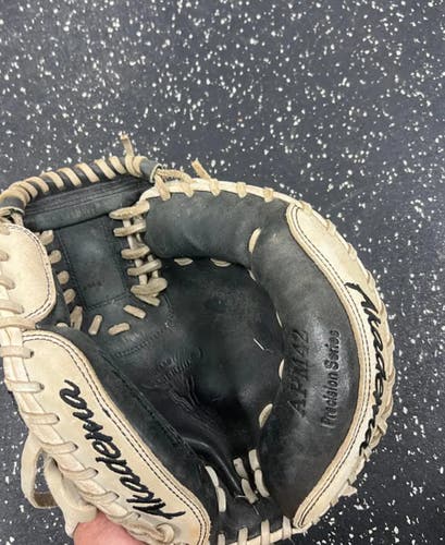 Akadema RH Catcher's APM 42 Baseball Glove 32.5" (Used)