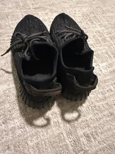 Men's Size M 9.5 (W 10.5) Adult Adidas Yeezy Shoes (Used)