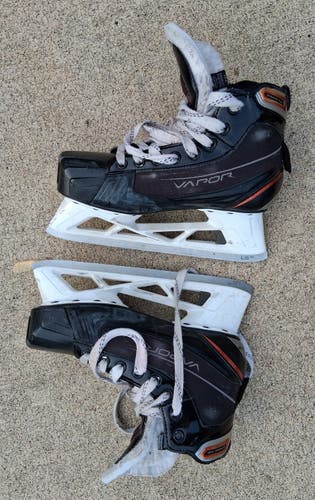 Bauer Vapor X700 Hockey Goalie Skates Regular Width Size 5.5 (Used)