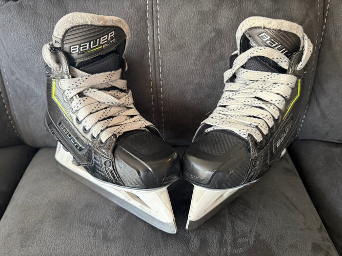 Bauer Elite Hockey Goalie Skates Size 4 (Used)