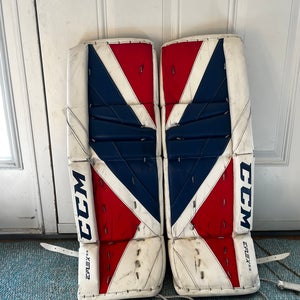 28" CCM Extreme Flex 5.5 Goalie Leg Pads (Used)