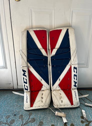 28" CCM Extreme Flex 5.5 Goalie Leg Pads (Used)